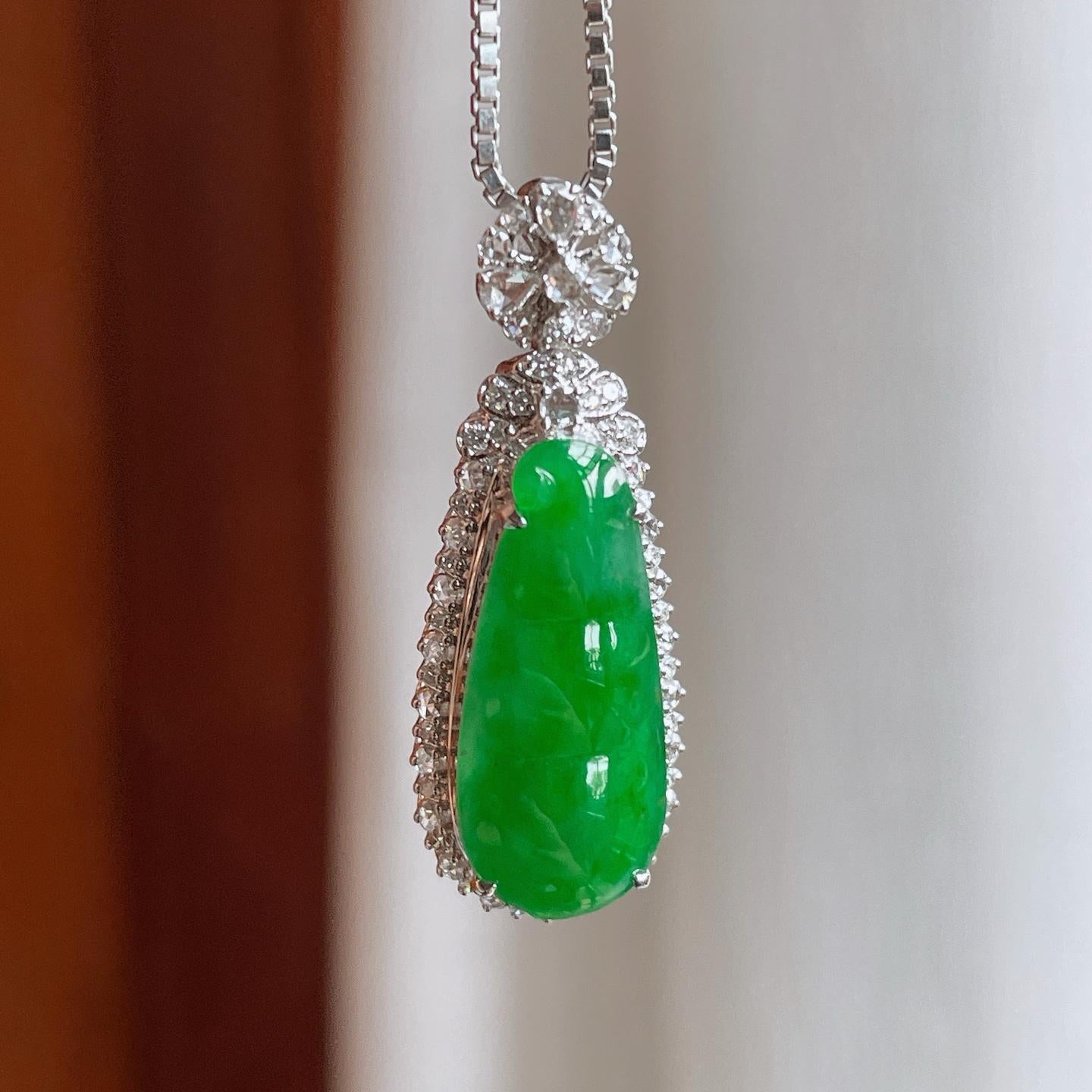 18k金镶糯冰满绿翡翠豆子（yc239364）