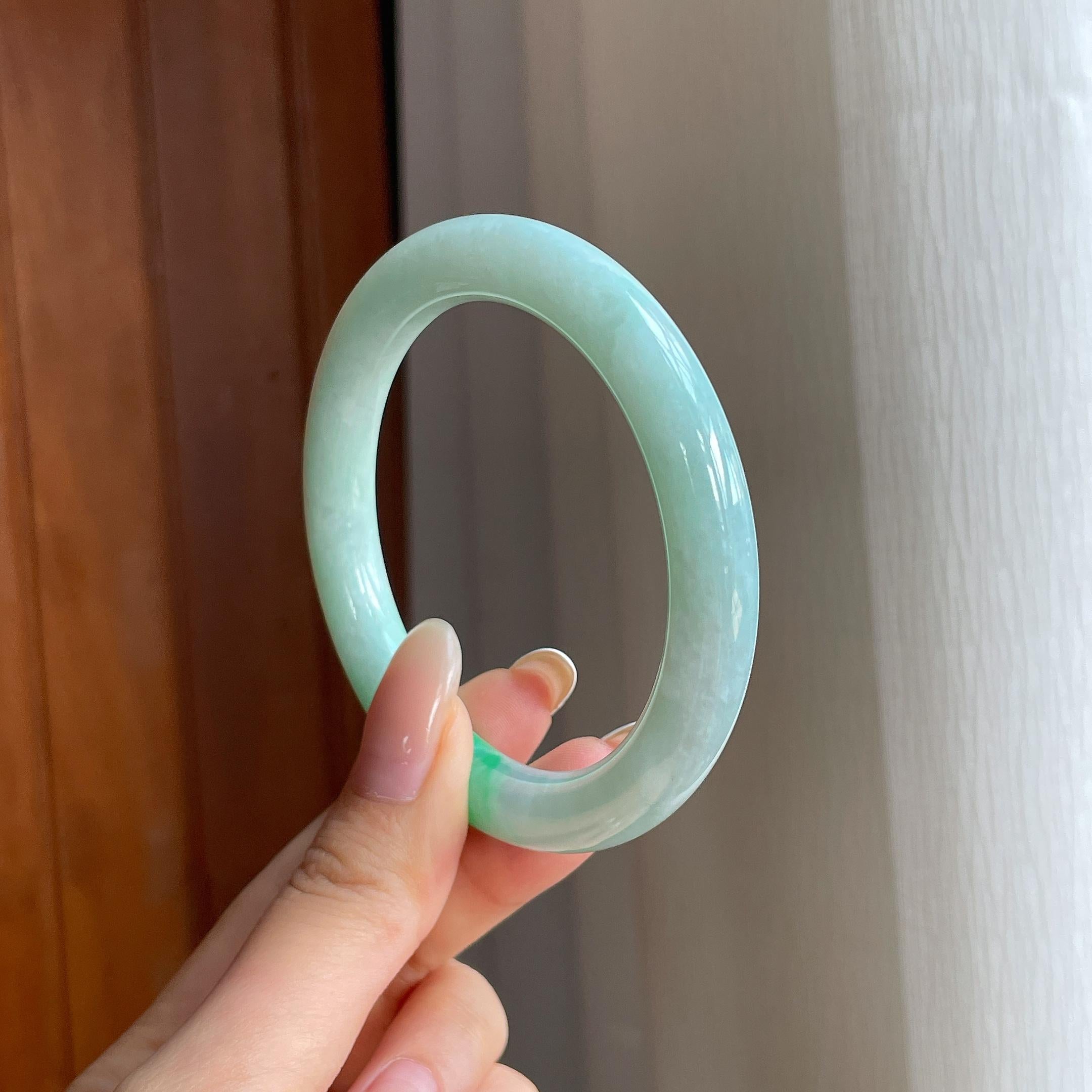 糯冰带色翡翠圆条手镯（55mm)（yc416491）