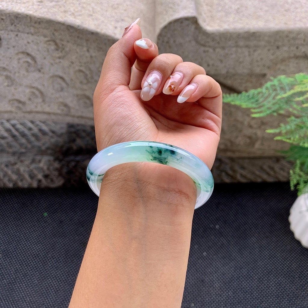 糯冰种飘绿圆条手镯（52.2mm）（yc257210）