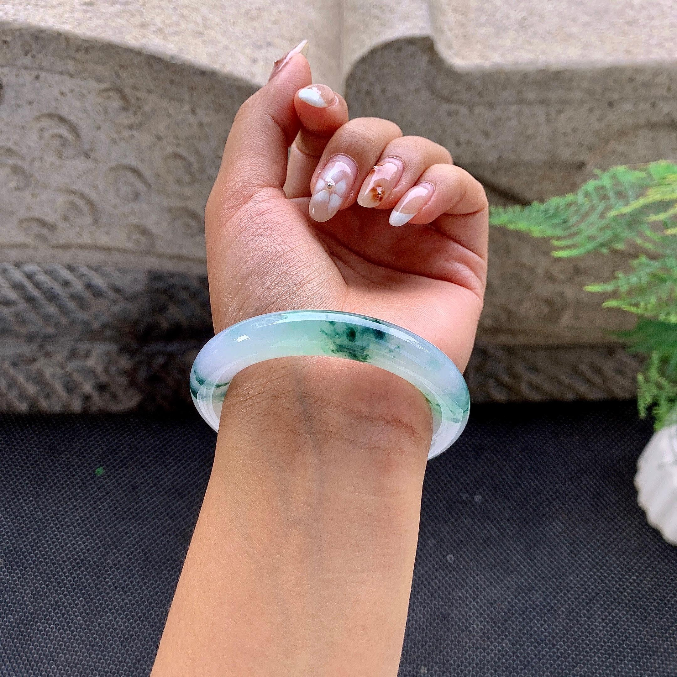 糯冰种飘绿圆条手镯（52.2mm）（yc257210）