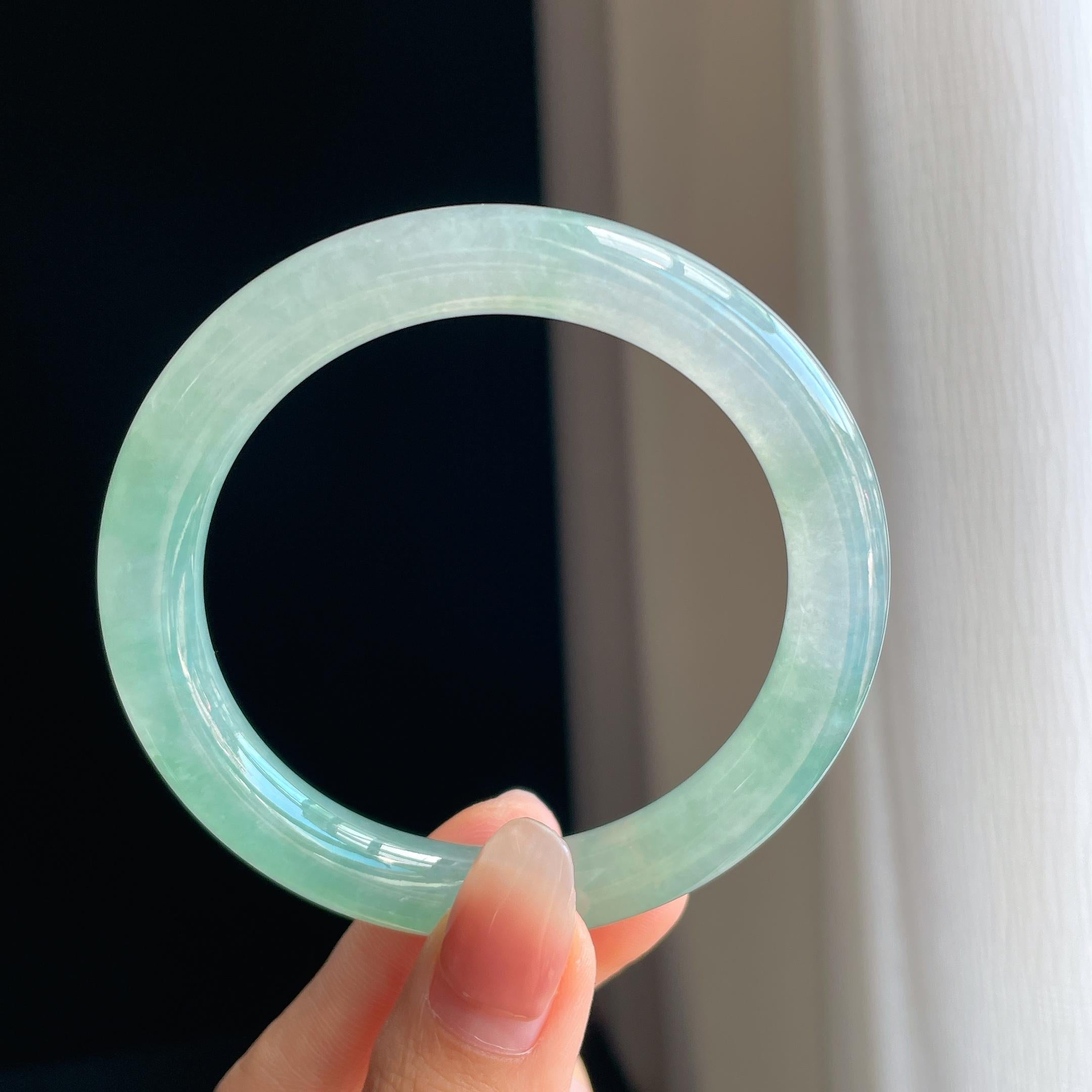 冰种蓝晴底翡翠圆条手镯（56mm）（yc329667）