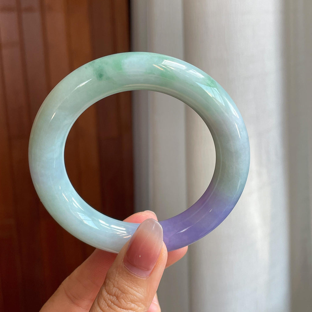 糯冰春带彩翡翠圆条手镯（55.2mm)（yc316084）