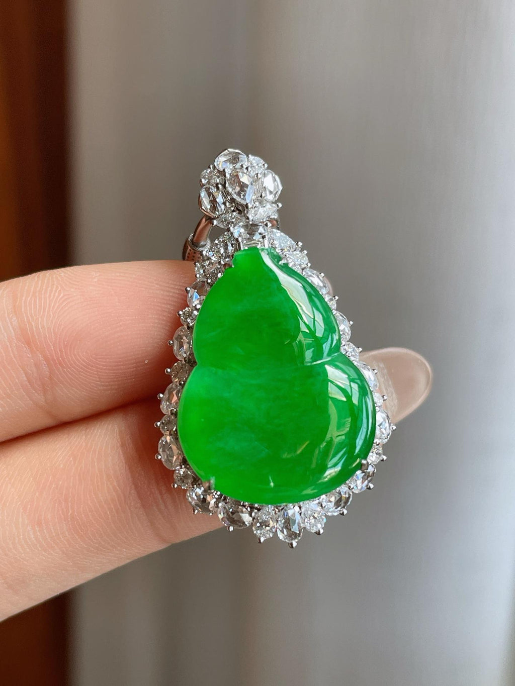 18k金镶糯冰满绿翡翠葫芦（yc241850）