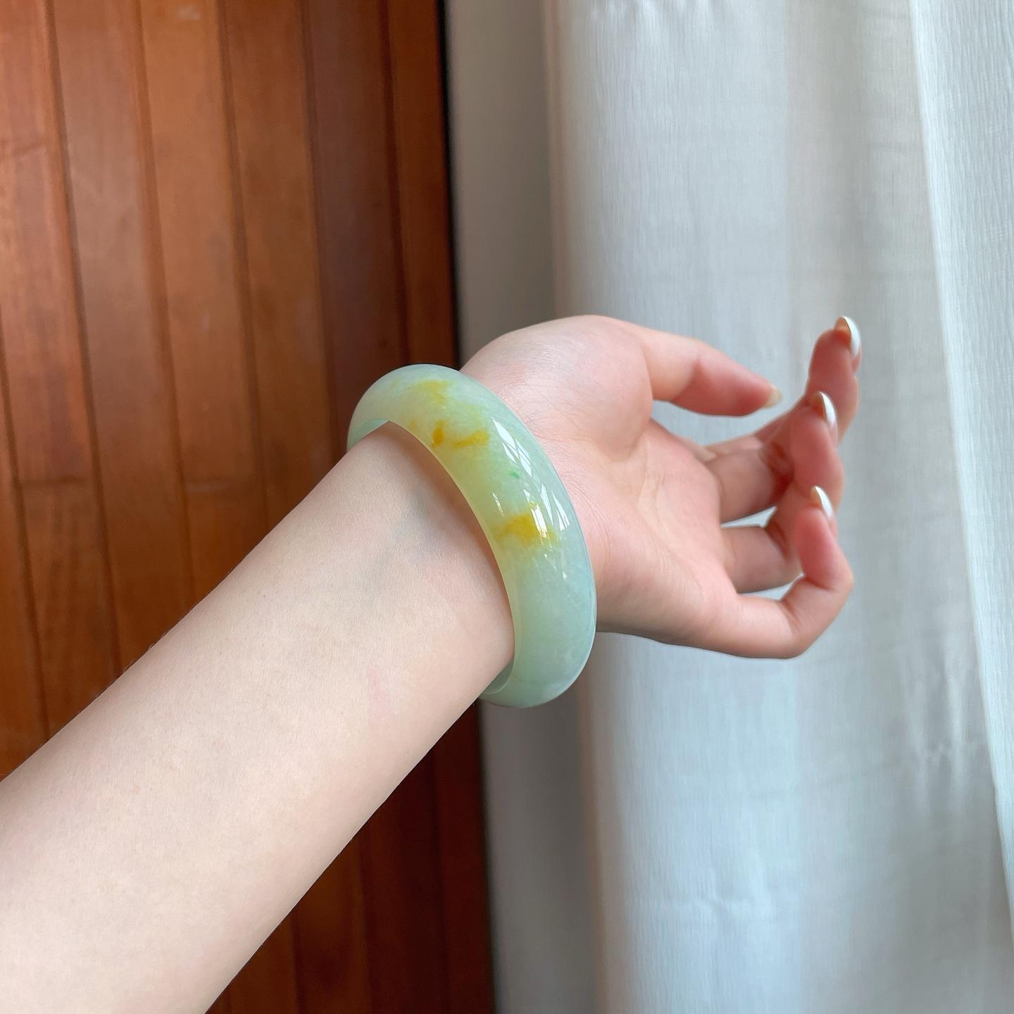 糯冰黄翡宽版翡翠平安镯（58mm)（yc376690）