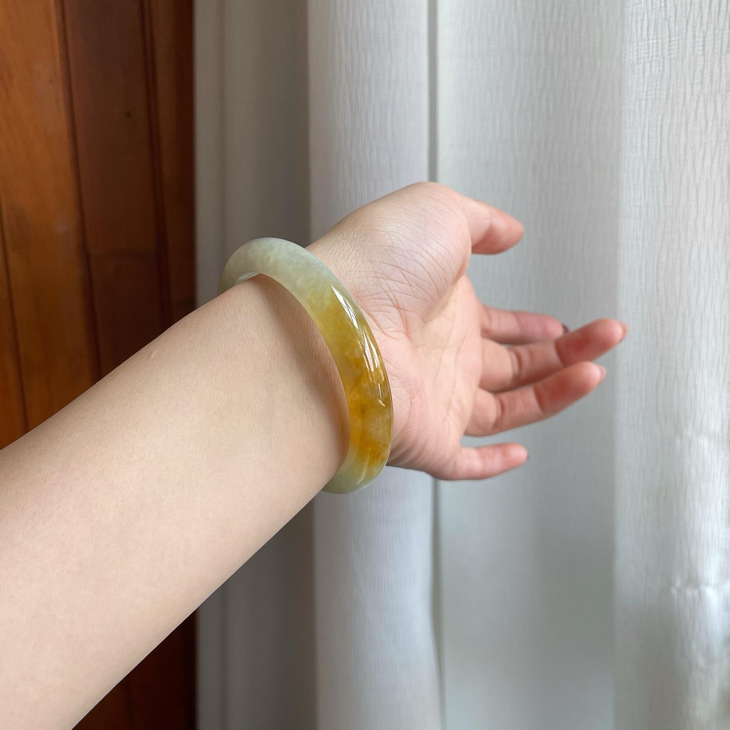 糯冰带黄翡翡翠平安镯（57mm）（yc305925）
