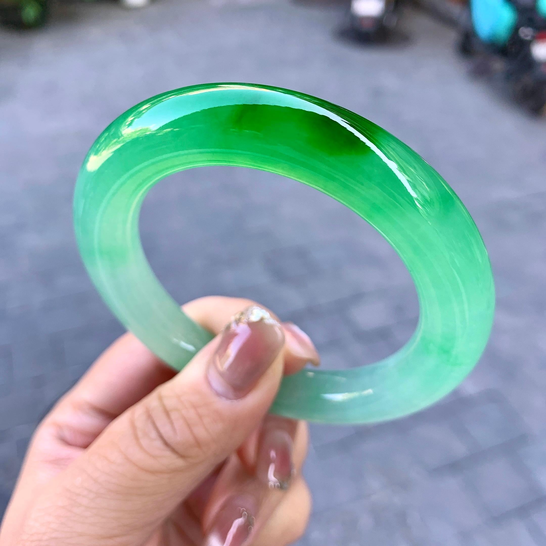 冰种飘阳绿圆条手镯（55.7mm）（yc290116）