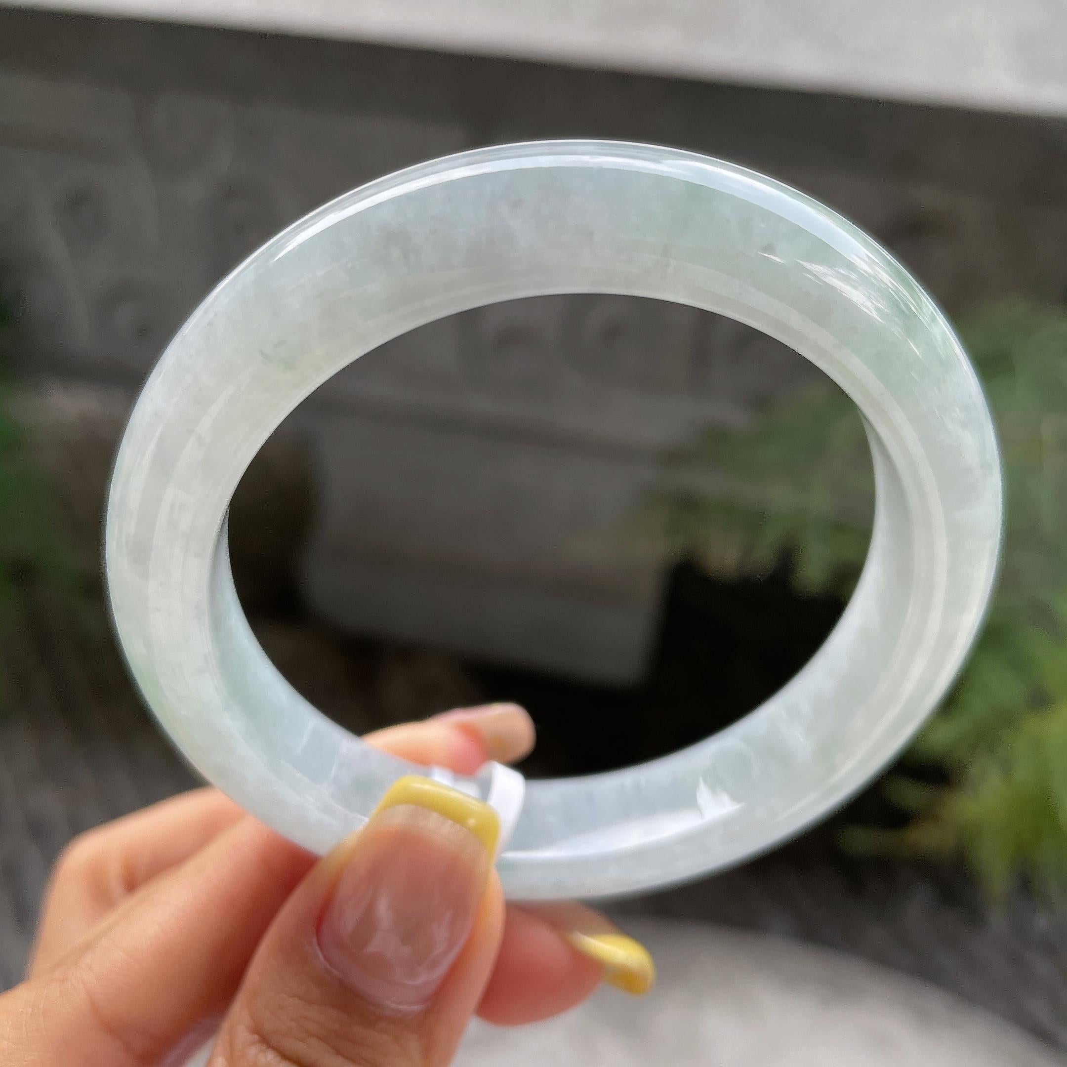 细糯种带底色正圈平安镯56.8圈       天然缅甸A货翡翠（yc387361）
