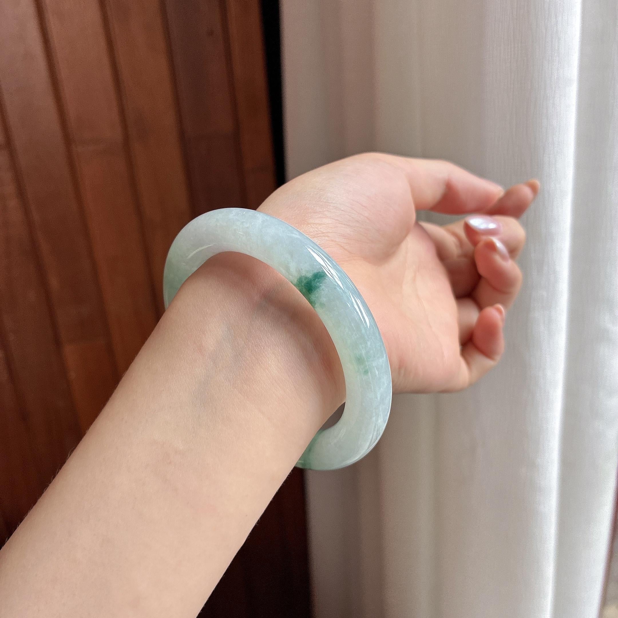 糯冰飘花圆条手镯 56圈 天然缅甸A货翡翠（yc525784）