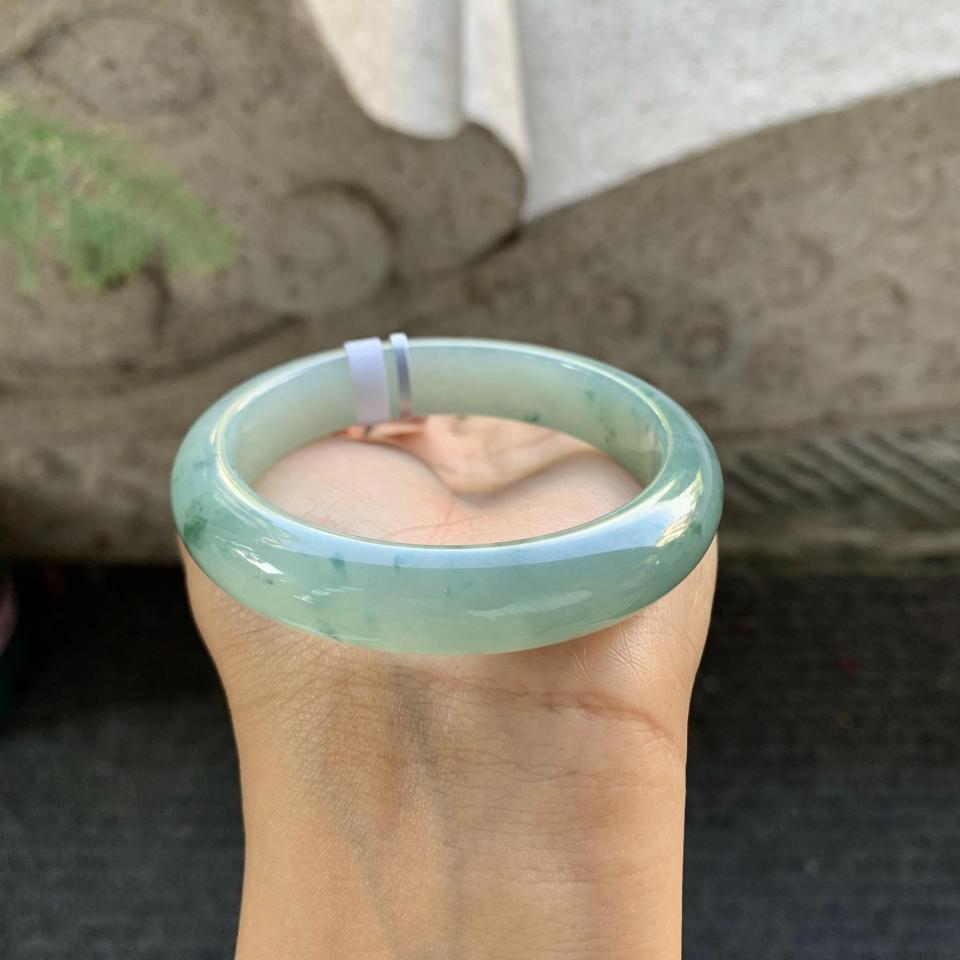 糯冰飘花翡翠平安镯（55.5mm）（yc028426）