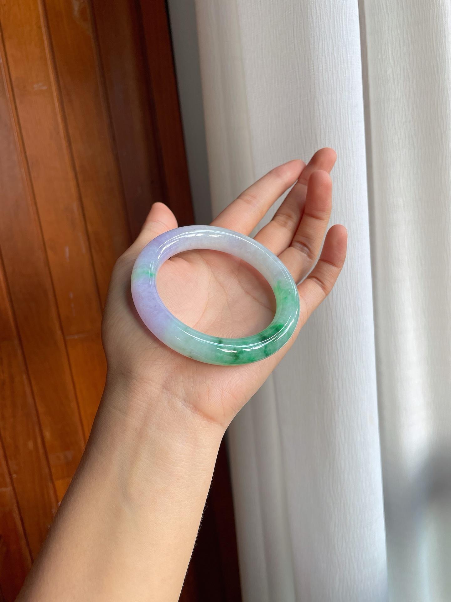 糯冰春带彩圆条翡翠手镯（一对）（yc225109）