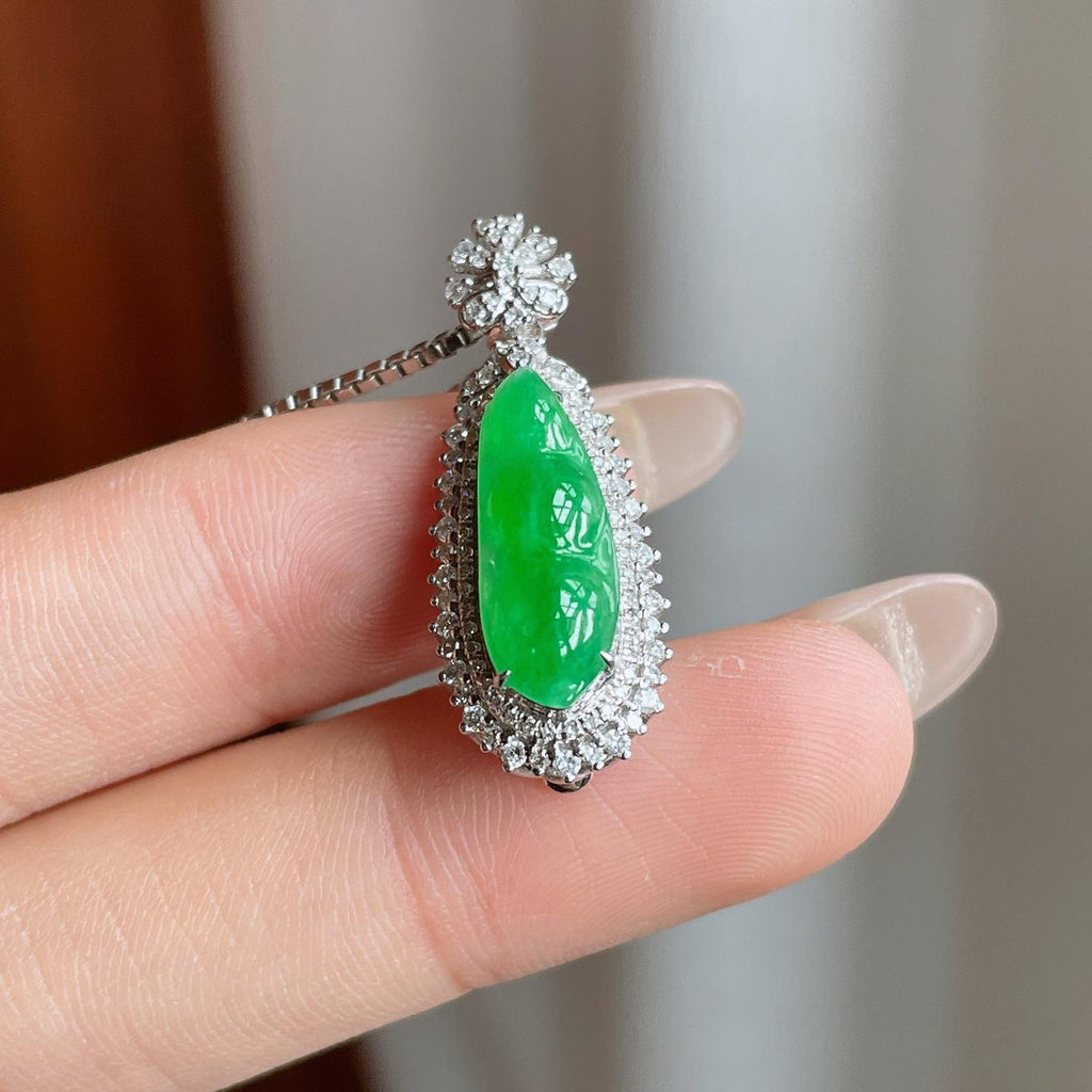 18k金镶糯冰满绿翡翠豆子（yc239604）