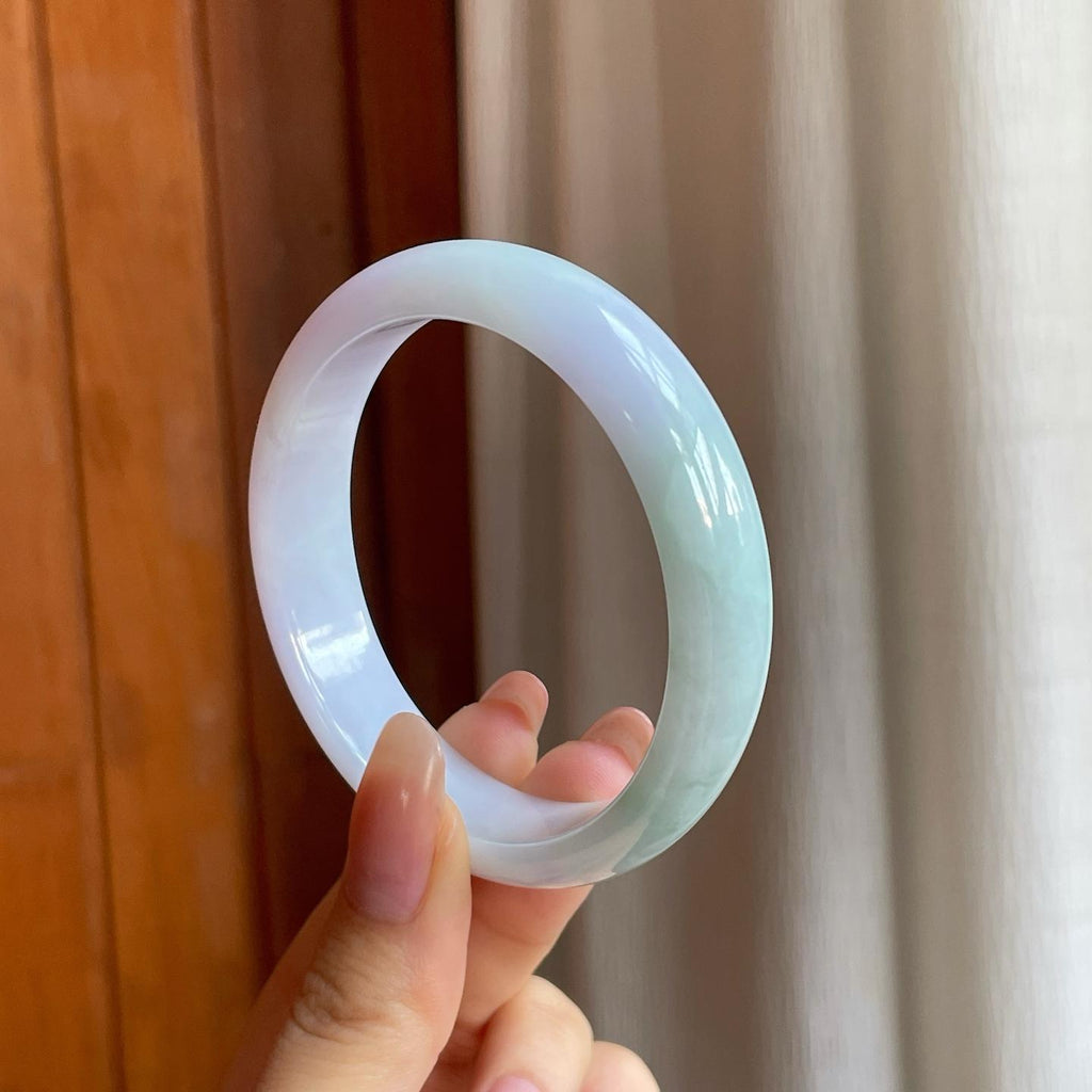 糯冰春带彩翡翠贵妃镯（56mm)（yc361756）