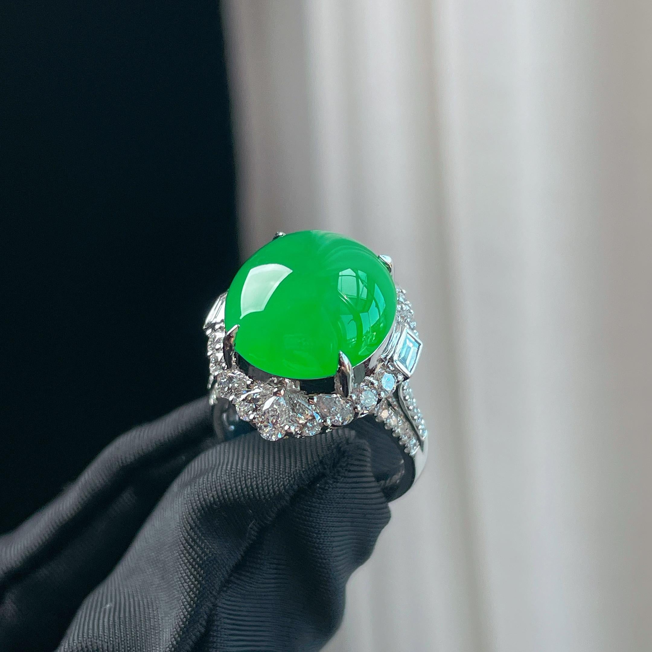 18k金钻镶冰种满绿翡翠蛋面戒指（yc344505）