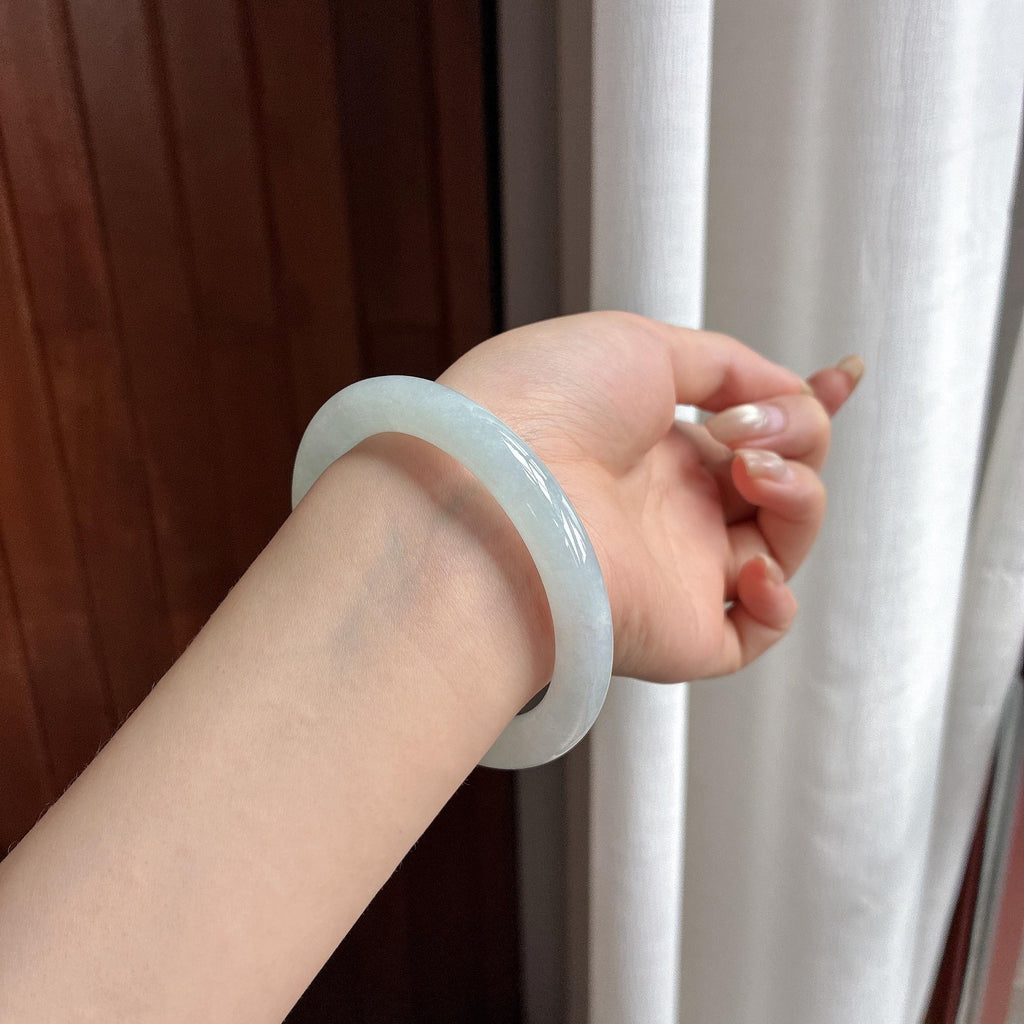 细糯种淡底色圆条手镯 55圈 天然缅甸A货翡翠（yc466379）