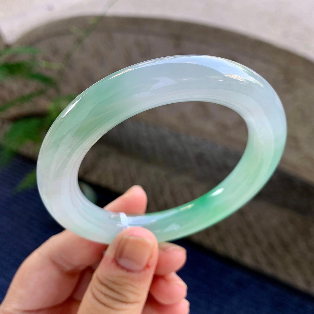 糯冰种飘绿圆条手镯（58.4mm）（yc243440）