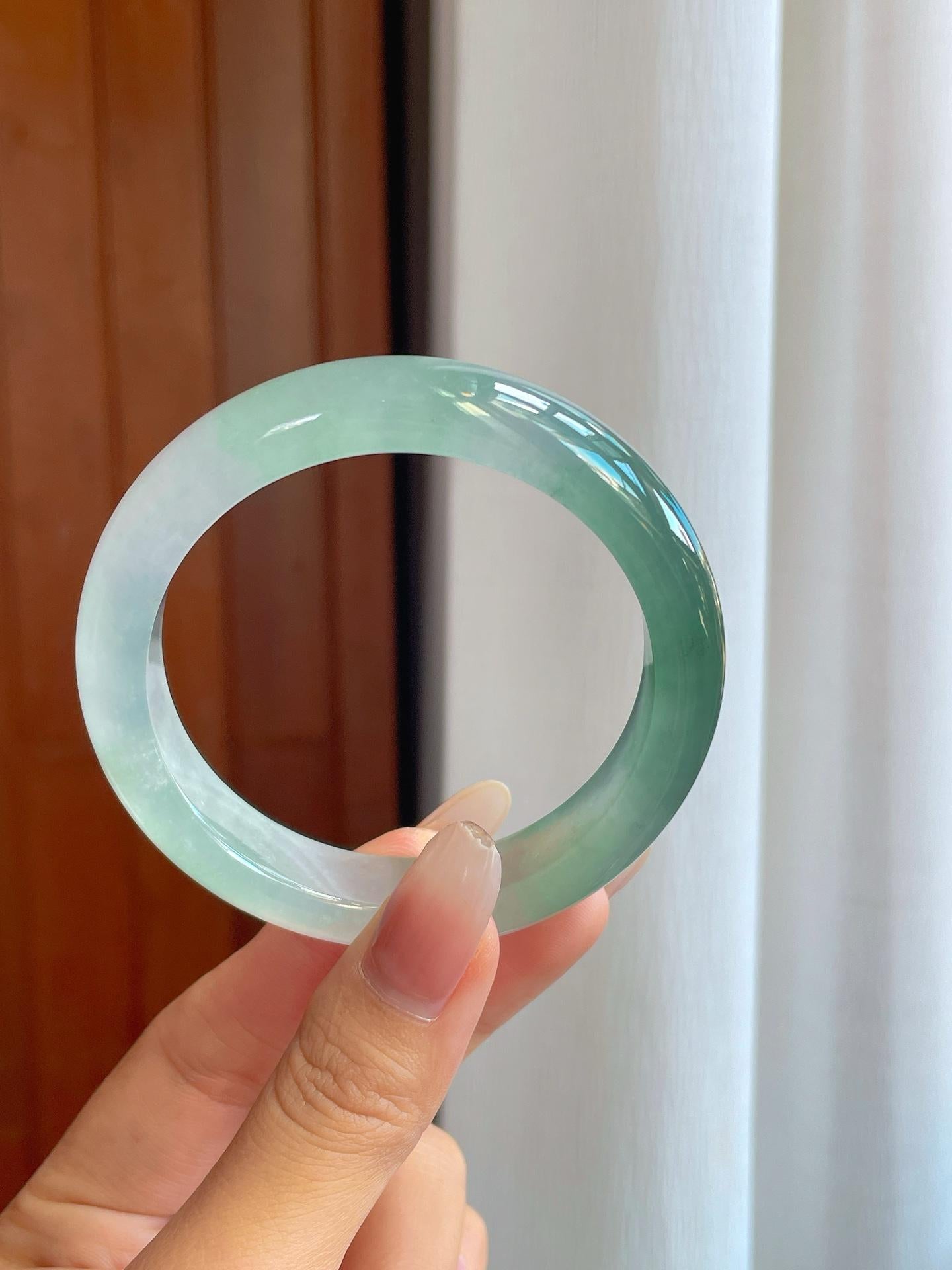 冰种湖水绿翡翠平安镯（58.5mm）（yc268250）