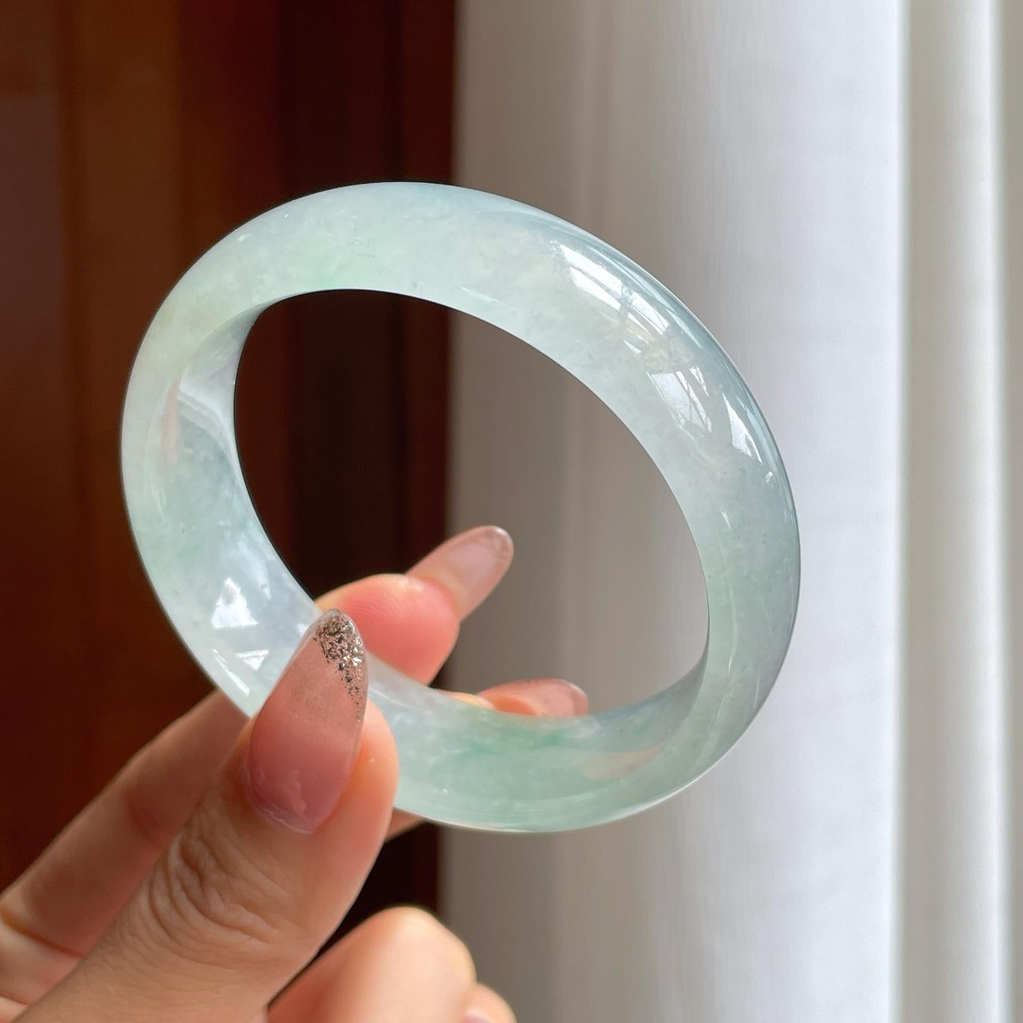 冰种飘绿花宽版翡翠手镯（55.7mm）（yc361775）