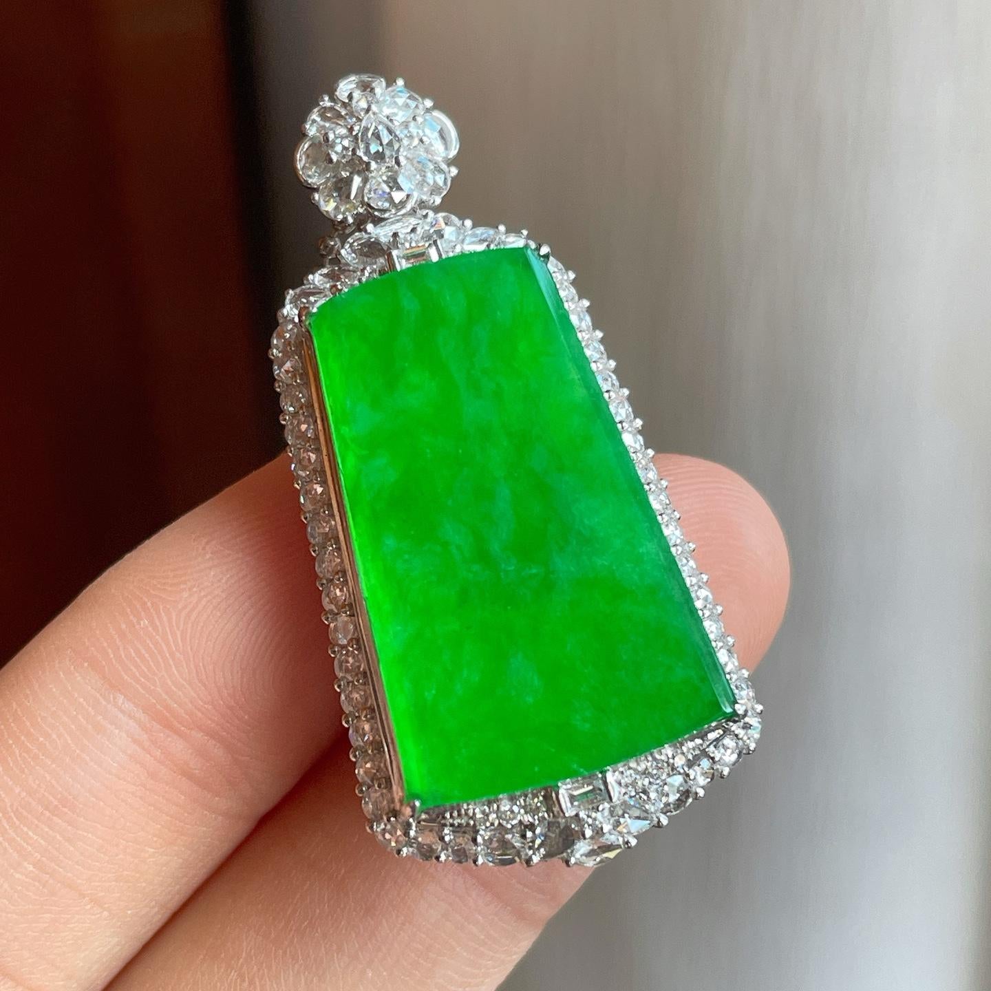 18k金钻镶糯冰满绿翡翠无事牌（yc255673）