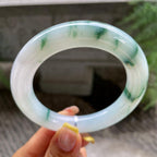 胖圆条        细糯种飘花圆条手镯55.7圈        天然缅甸A货翡翠（yc383104）