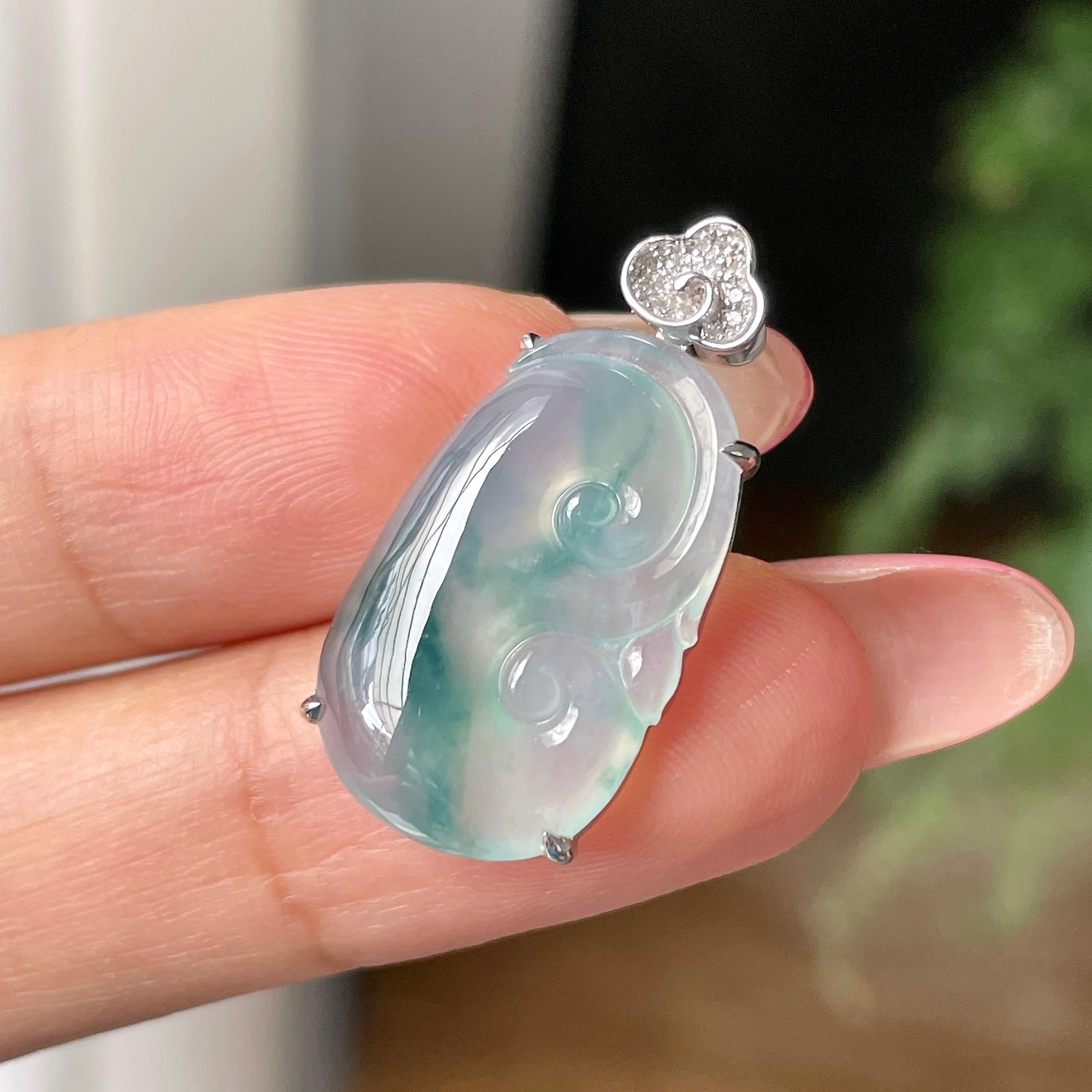18k金钻镶冰种飘蓝花如意吊坠       天然缅甸A货翡翠（yc430734）