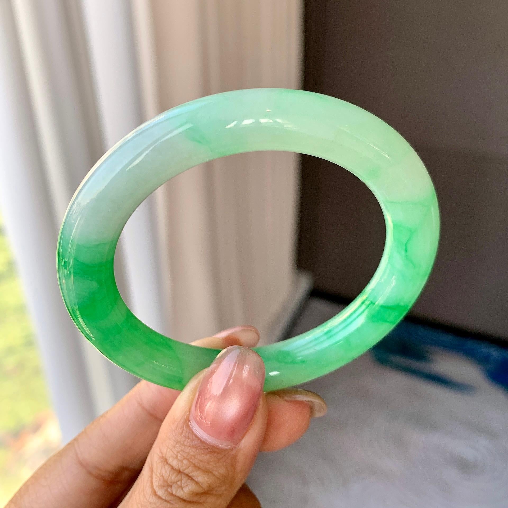 糯冰种翠绿圆条手镯（53mm）（yc290115）