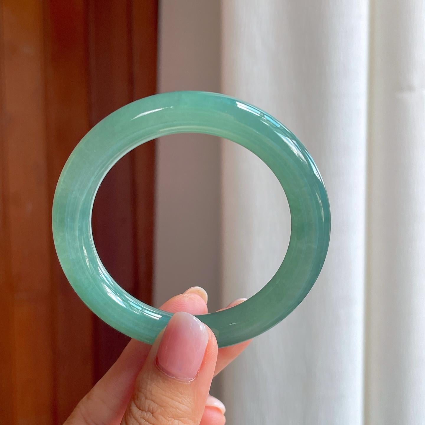 糯冰湖水绿翡翠圆条手镯（53mm)（yc380044）