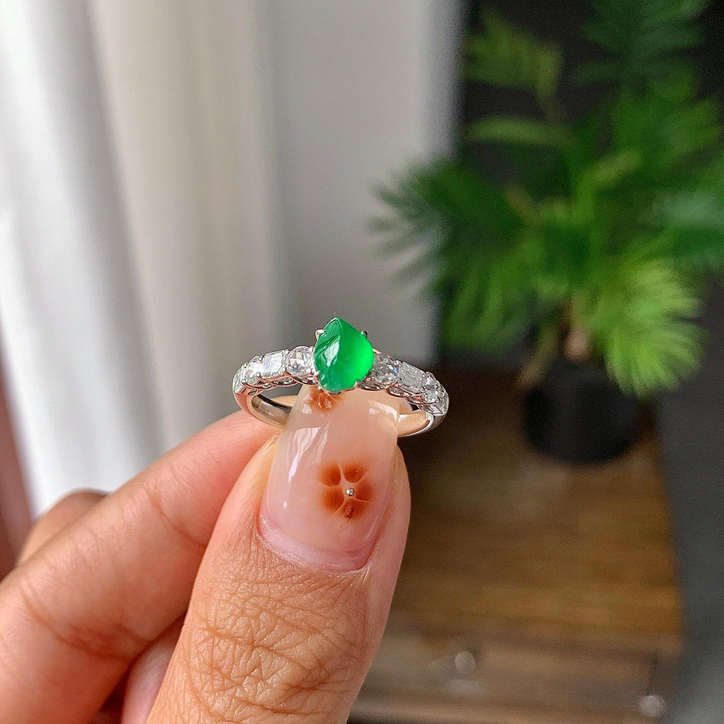 18k金钻镶冰种满绿蛋面戒指（yc257224）