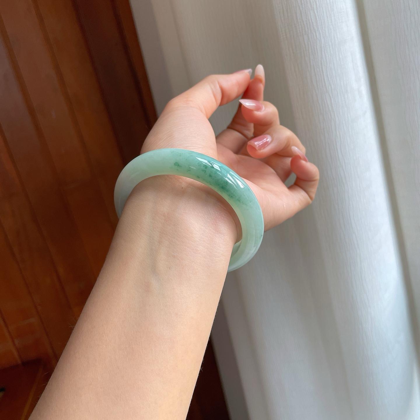 糯冰飘花翡翠平安镯（59mm）（yc310620）