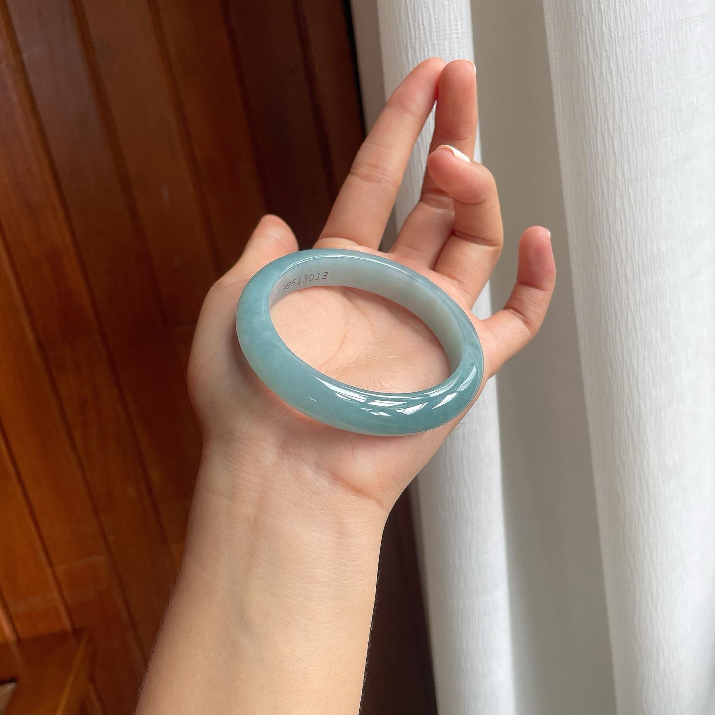 糯冰蓝底翡翠平安镯（56.6mm）（yc249160）