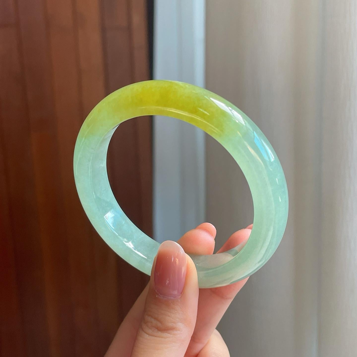 冰种晴底带黄翡翡翠平安镯（55.7mm)（yc329492）