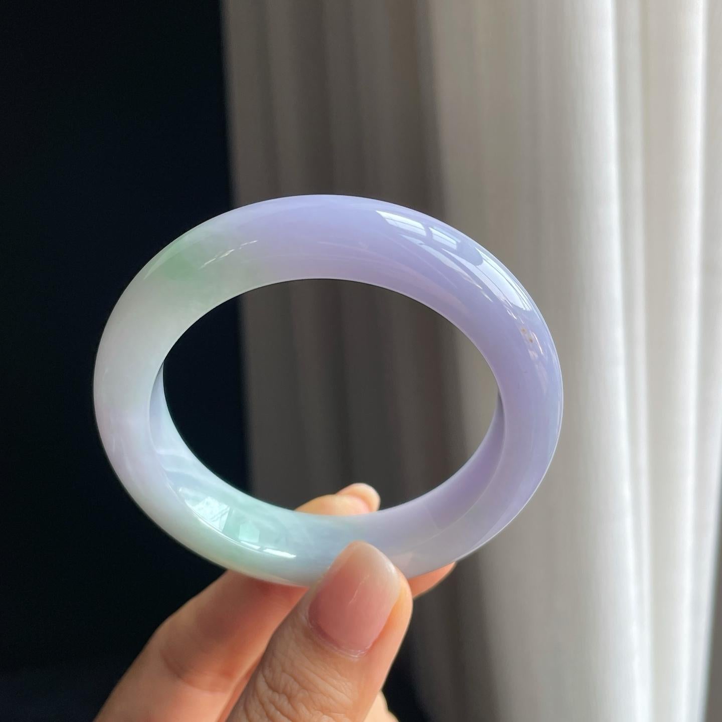 糯冰春带彩翡翠平安镯（53.4mm)（yc389553）