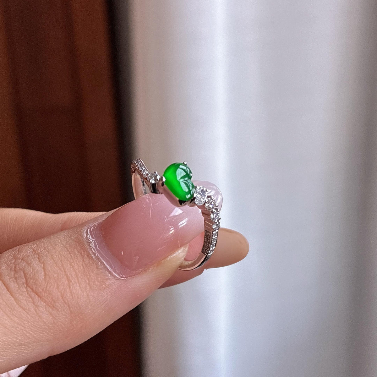 18k金镶冰种满绿蛋面戒指（yc761276）