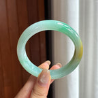 Vòng tay trơn tròn bình an, hạt mịn nước trong phớt vàng, size 56, Ngọc phỉ thúy tự nhiên loại A Myanmar (yc450479)
