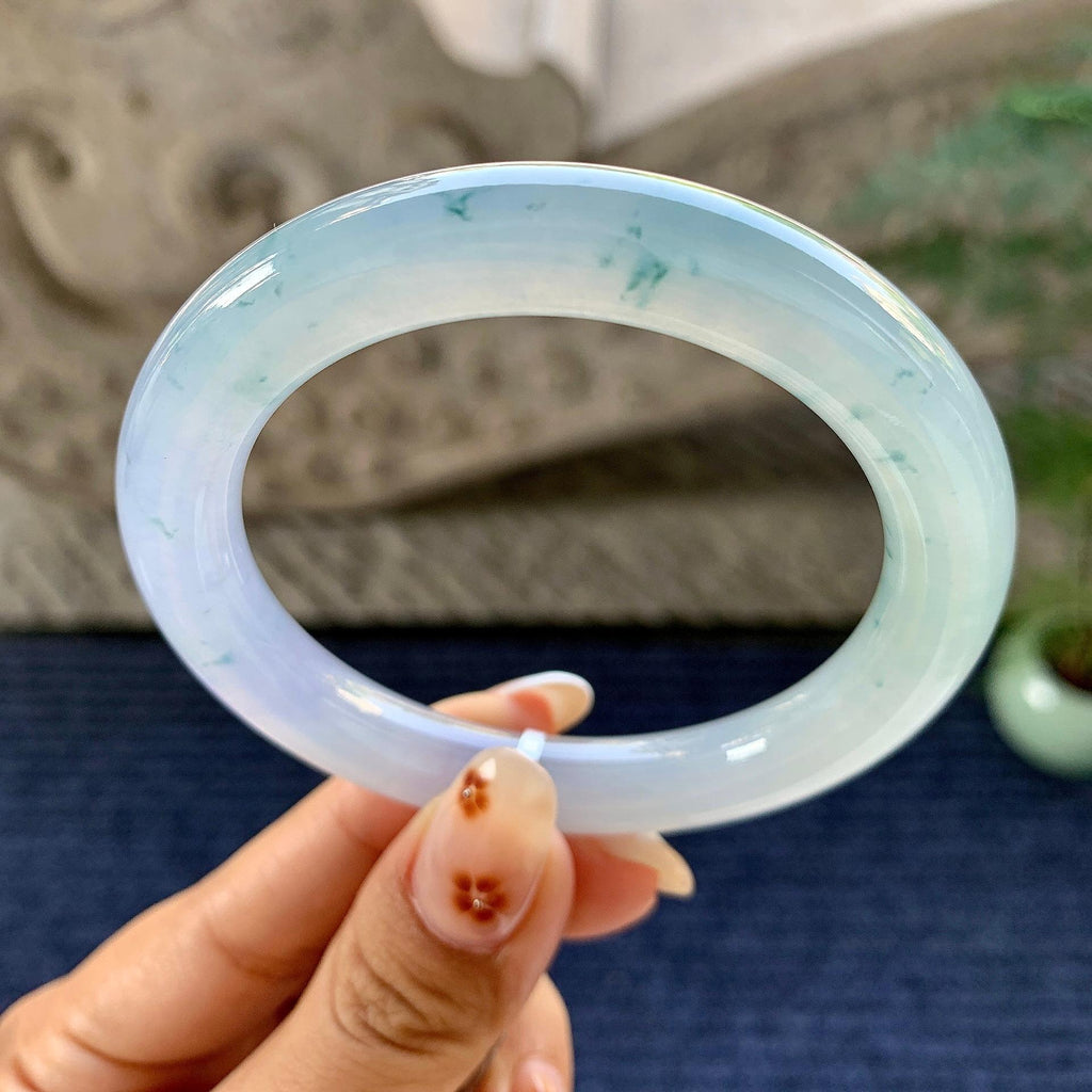 糯冰种淡春彩飘花圆条手镯（54.2mm）（yc249456）