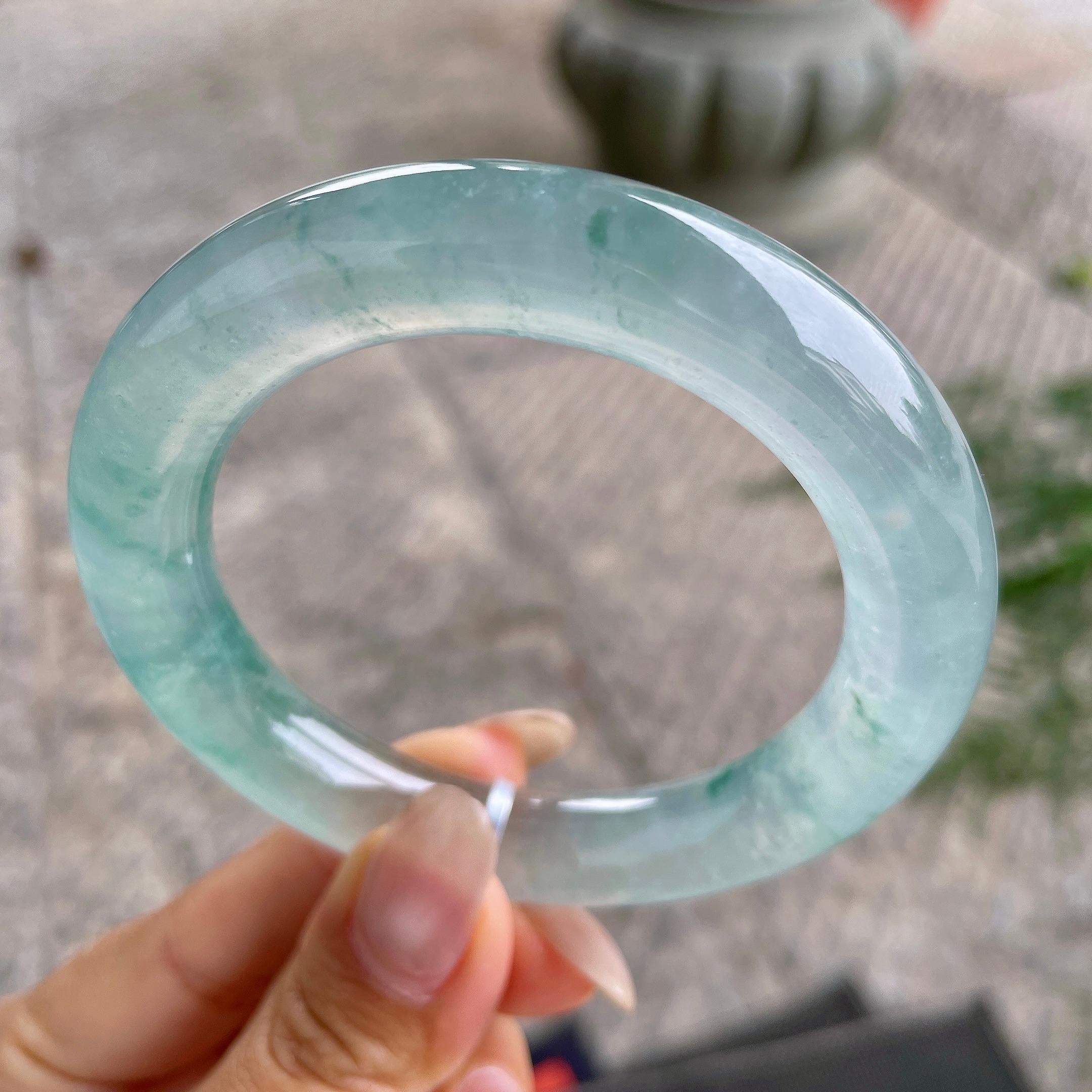 胖圆条   高冰种飘花圆条手镯55.6圈    天然缅甸A货翡翠（yc351390）