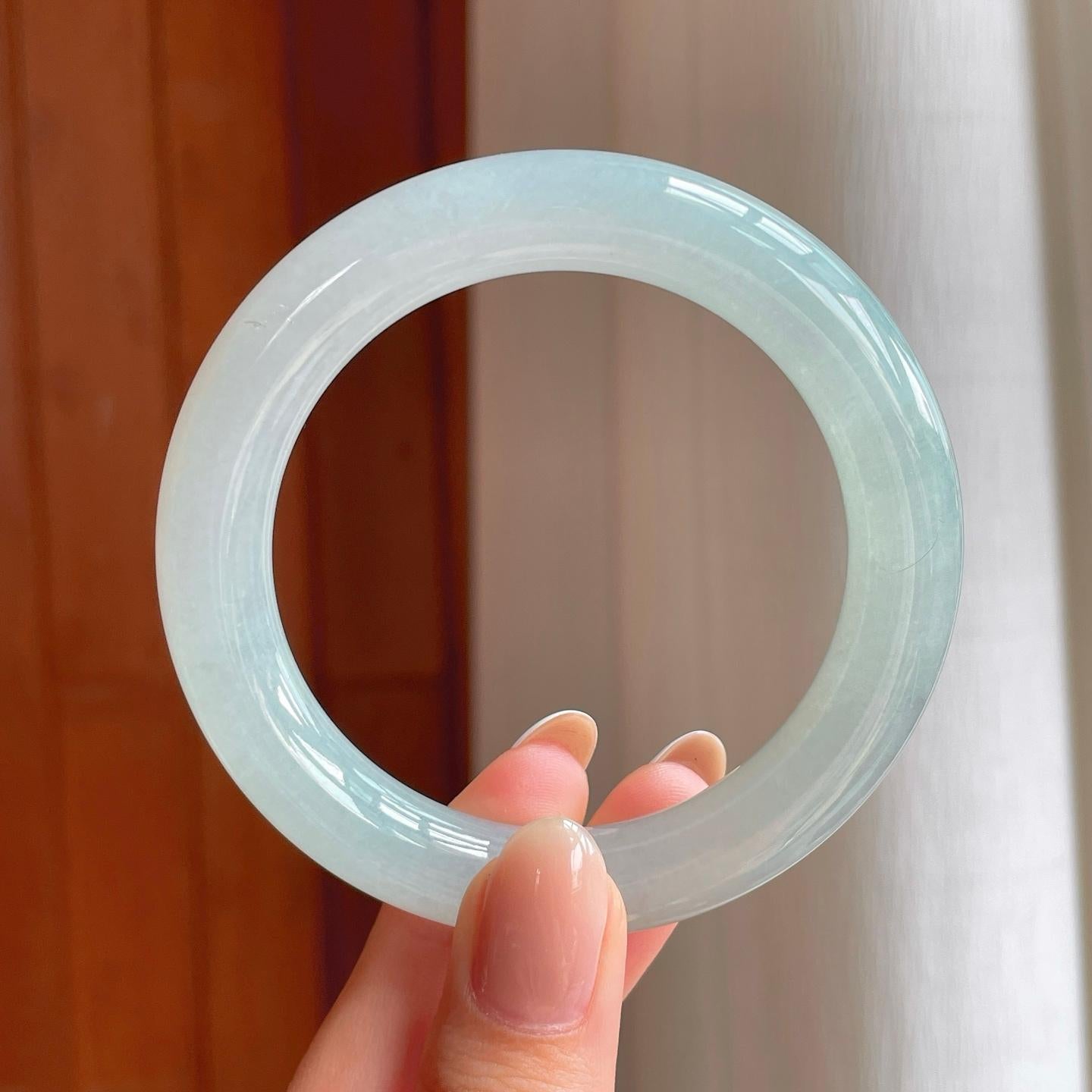 冰种晴底翡翠圆条手镯（54mm)（yc373508）