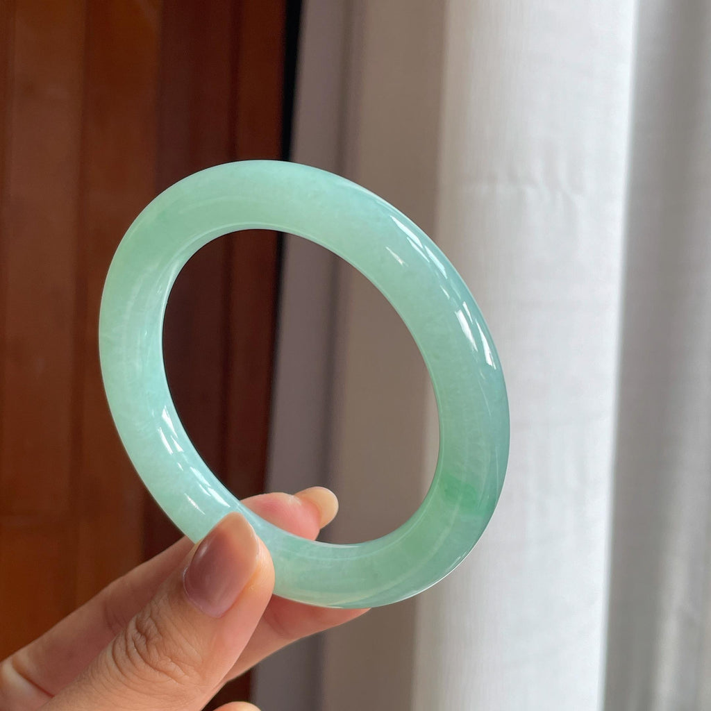 冰种晴绿底翡翠圆条手镯(58mm)（yc422915）