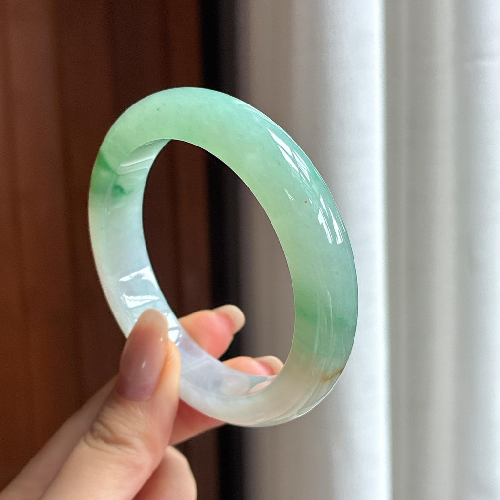 Vòng tay an bình bằng ngọc phỉ thúy Miến Điện tự nhiên loại A, đáy xanh trong, hoa bay, kích thước 55