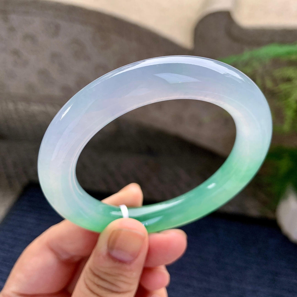 糯冰种翠绿圆条手镯（55.8mm）（yc228500）