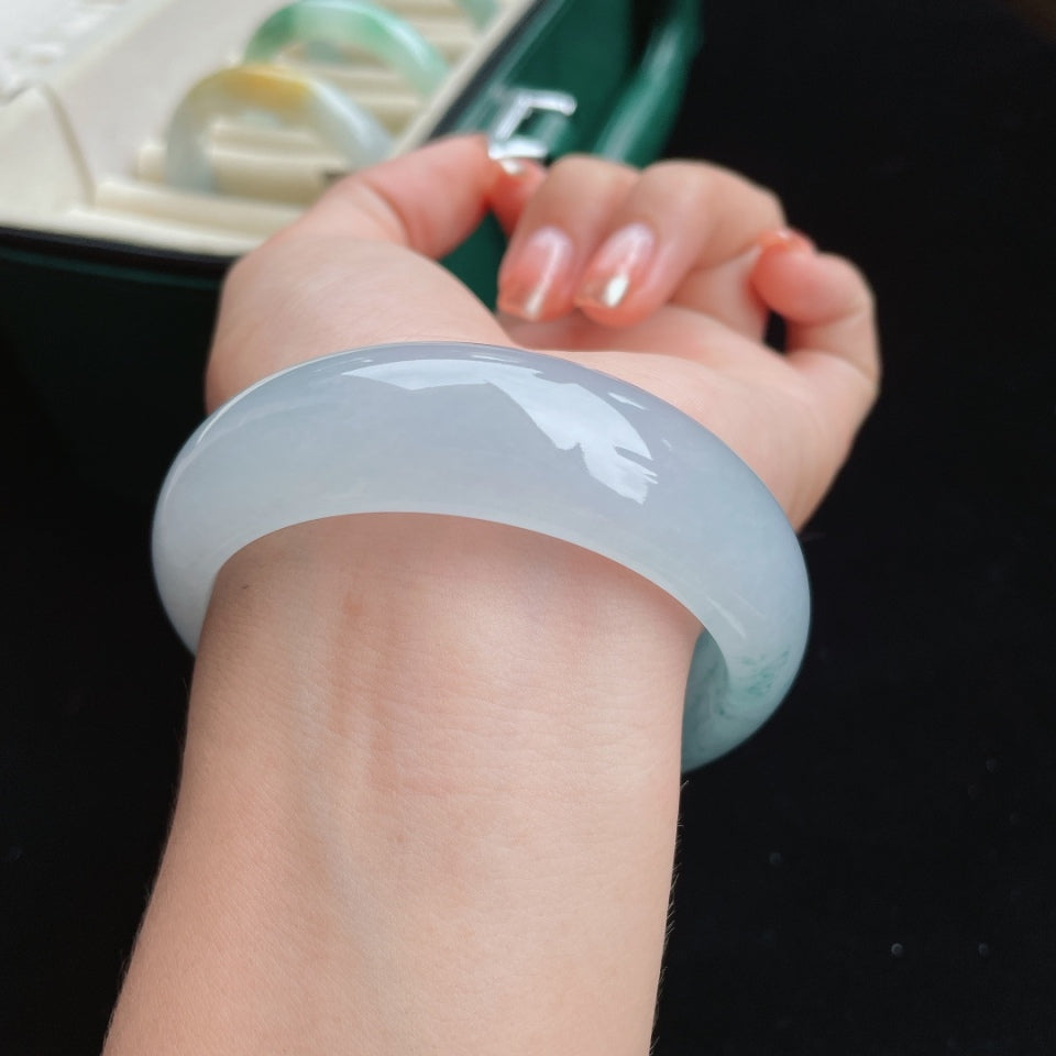 冰种蓝底飘花宽版正圈翡翠手镯（60.5mm）（yc017035）