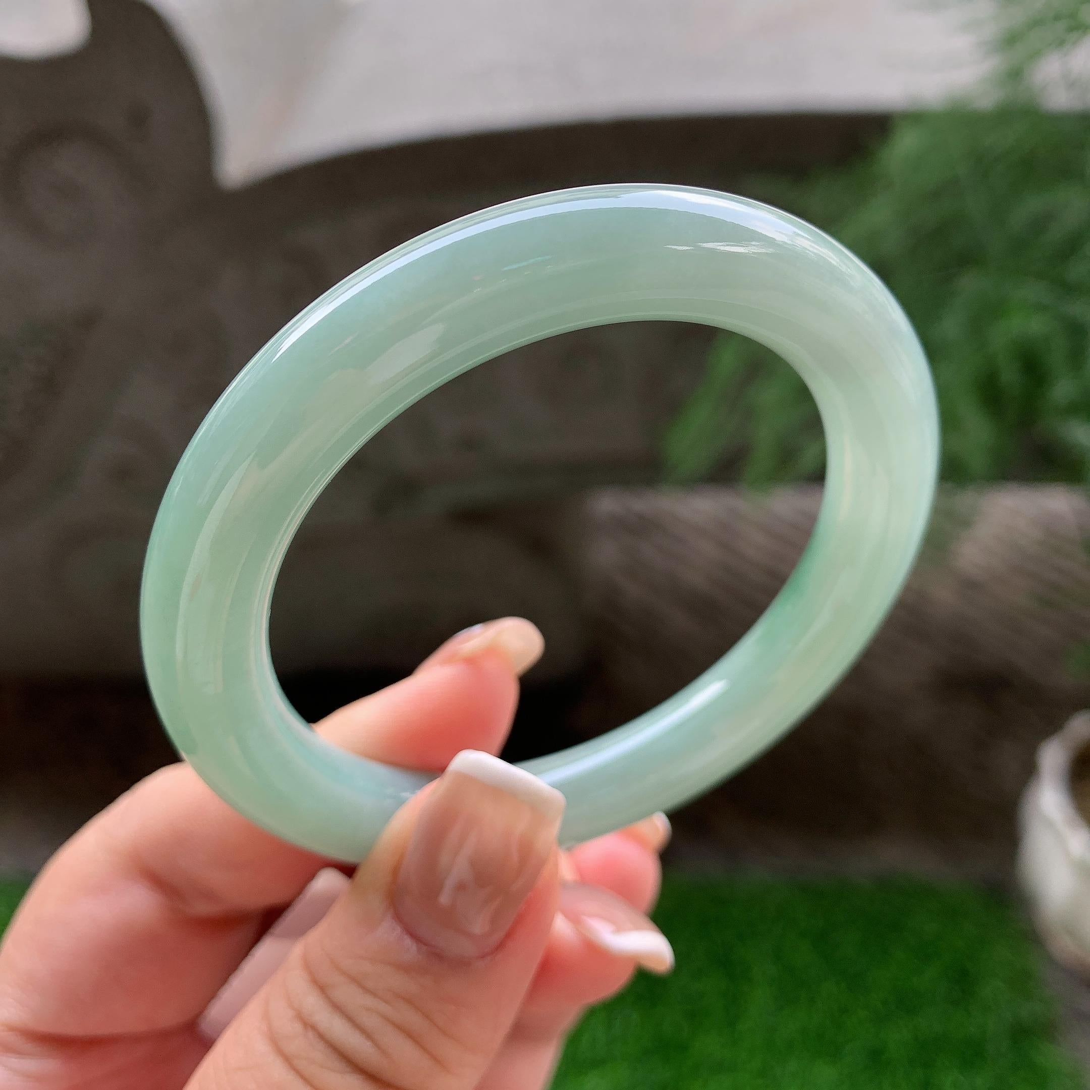 细糯种飘绿花圆条手镯 53.8圈口 天然缅甸A货翡翠（yc387373）