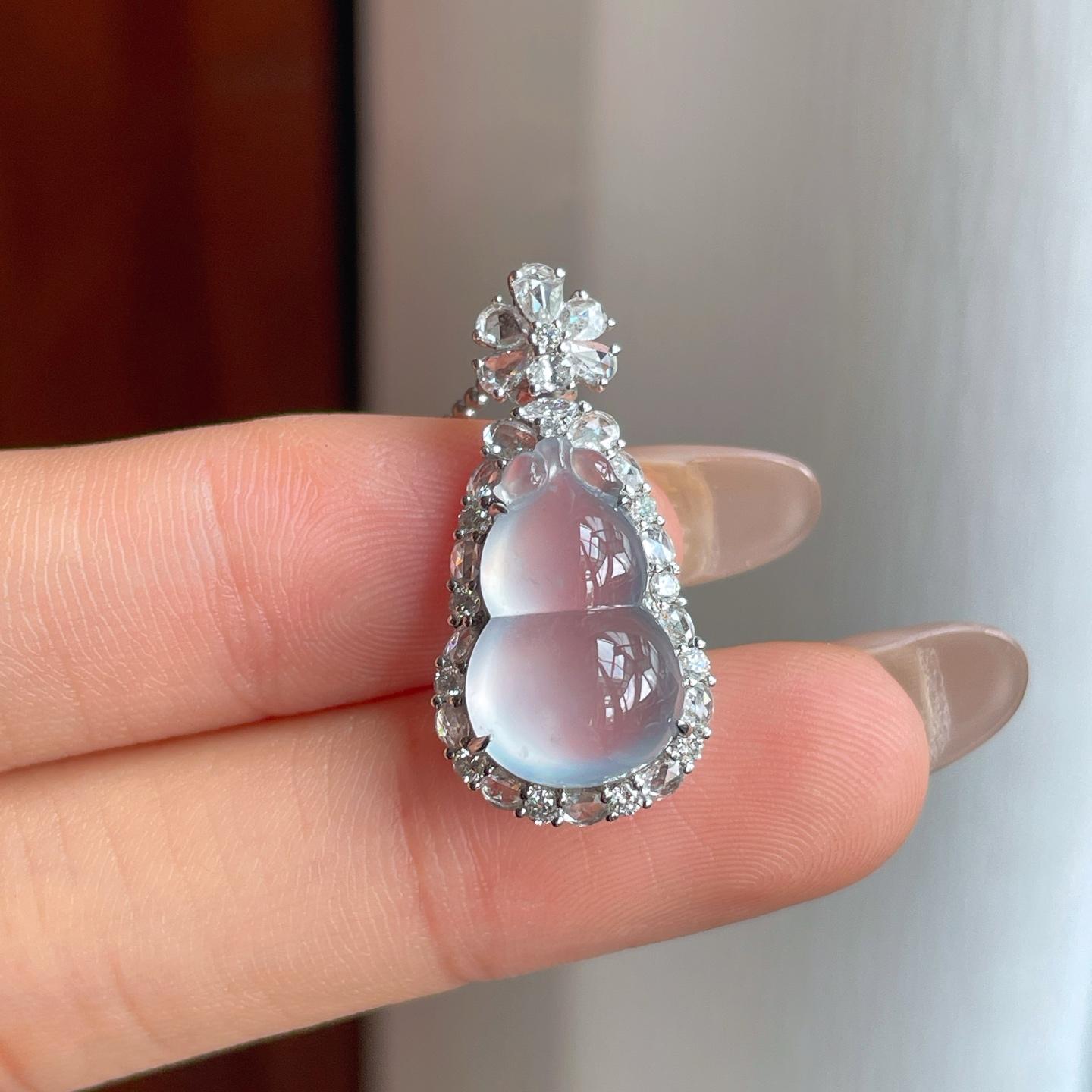 18k金镶冰玻种无色翡翠葫芦（yc244875）