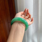糯冰满绿翡翠平安镯（53mm）