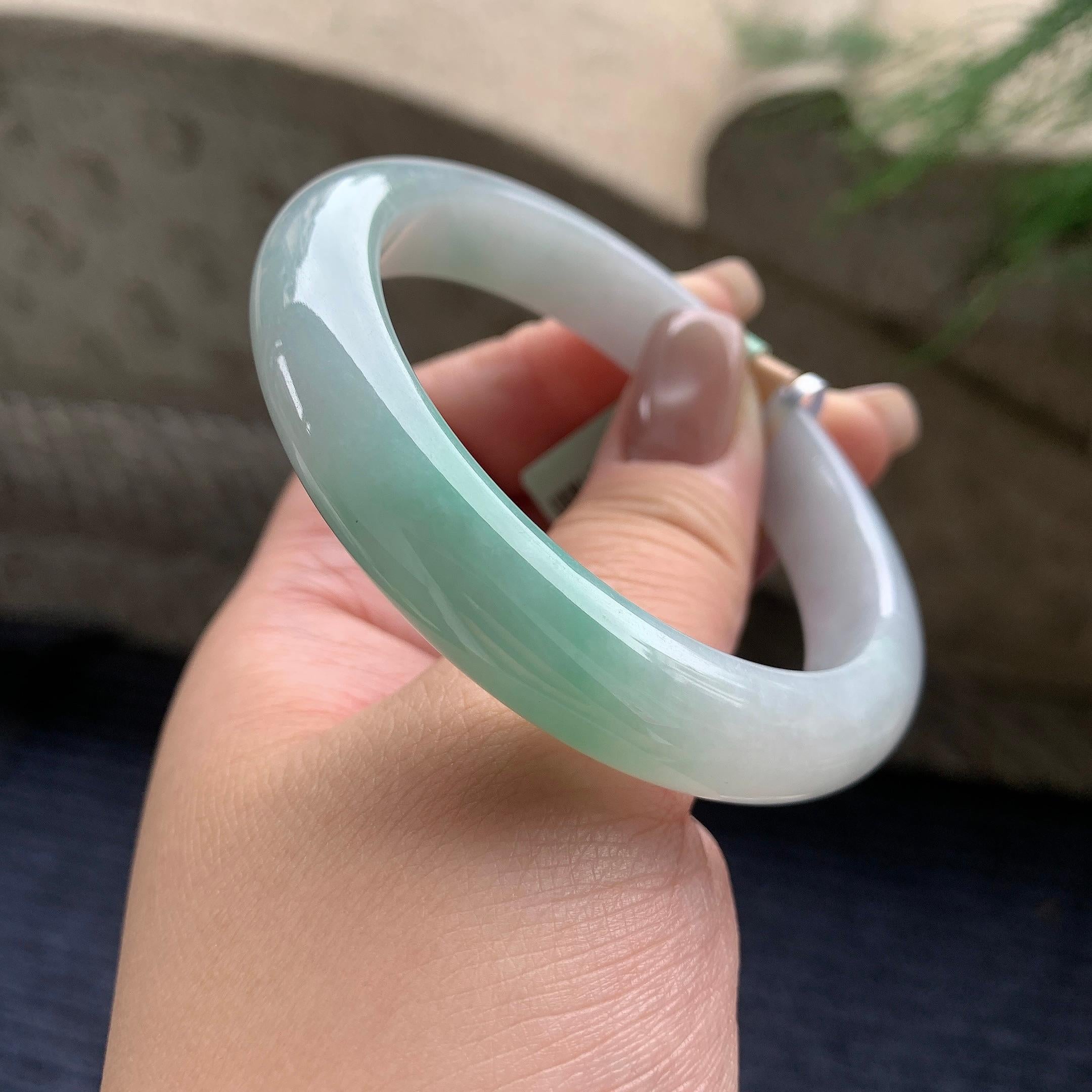 细糯种淡晴底正圈平安镯 57圈口 天然缅甸A货翡翠（yc405535）