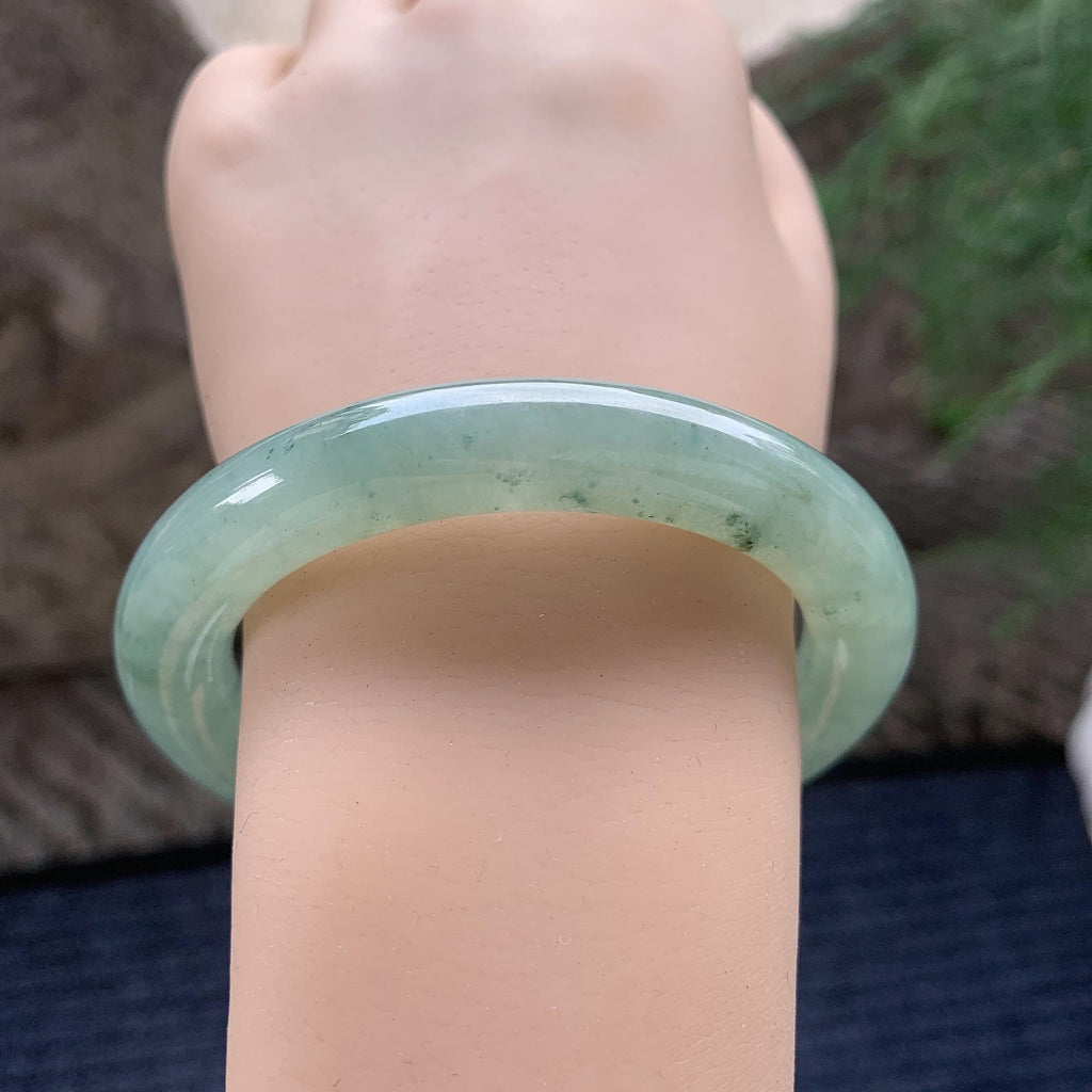 细糯种晴底飘蓝花圆条手镯 56.6圈口 天然缅甸A货翡翠（yc381956）