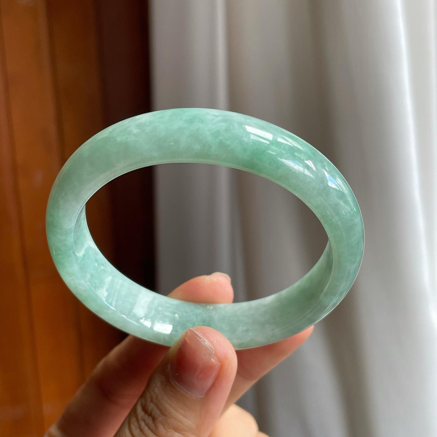 糯种带底色贵妃手镯（56.6mm）（yc216045）
