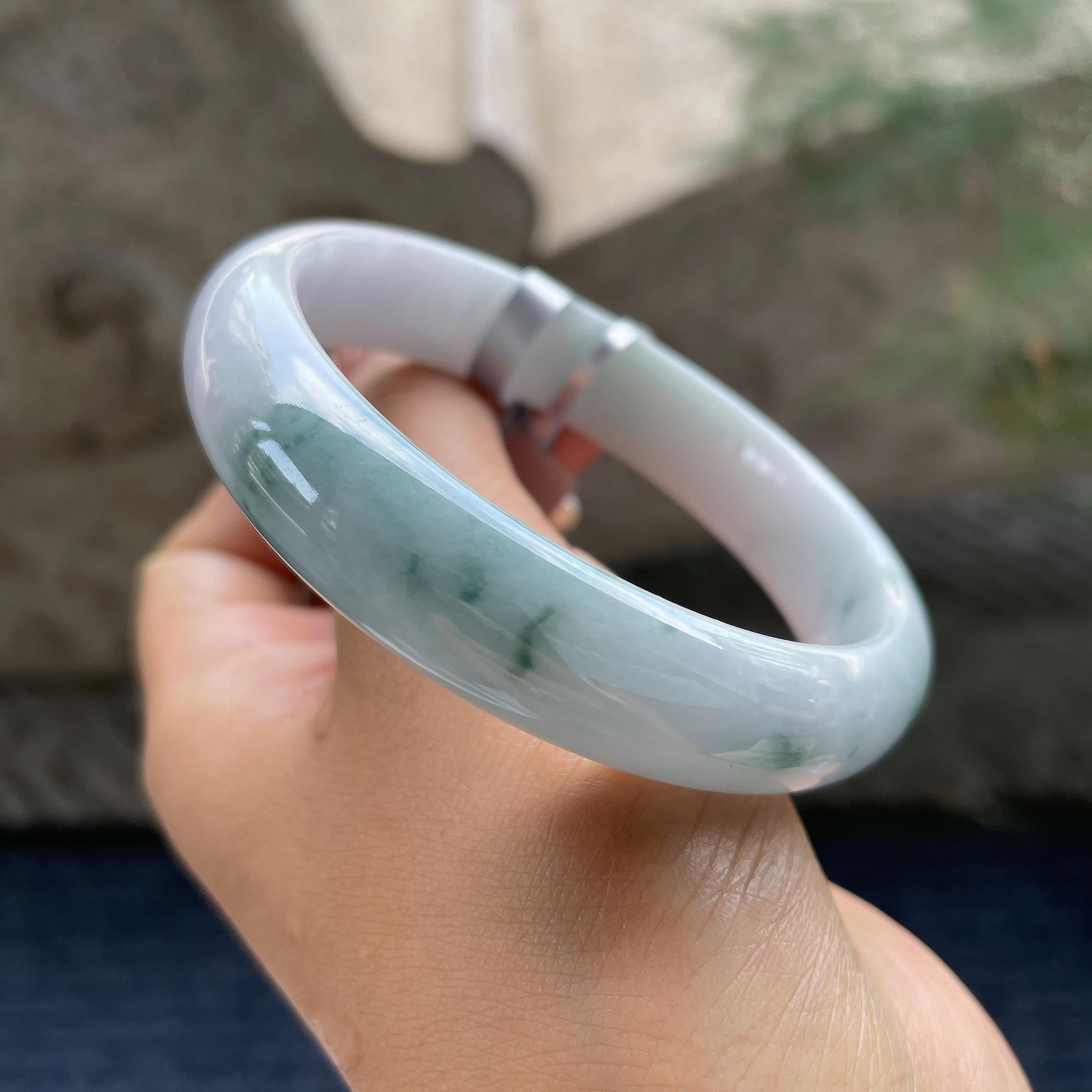 大圈口    细糯种飘花正圈平安镯61.2圈      天然缅甸A货翡翠（yc421201）