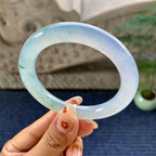 糯冰种淡春彩飘花圆条手镯（54.2mm）（yc249456）