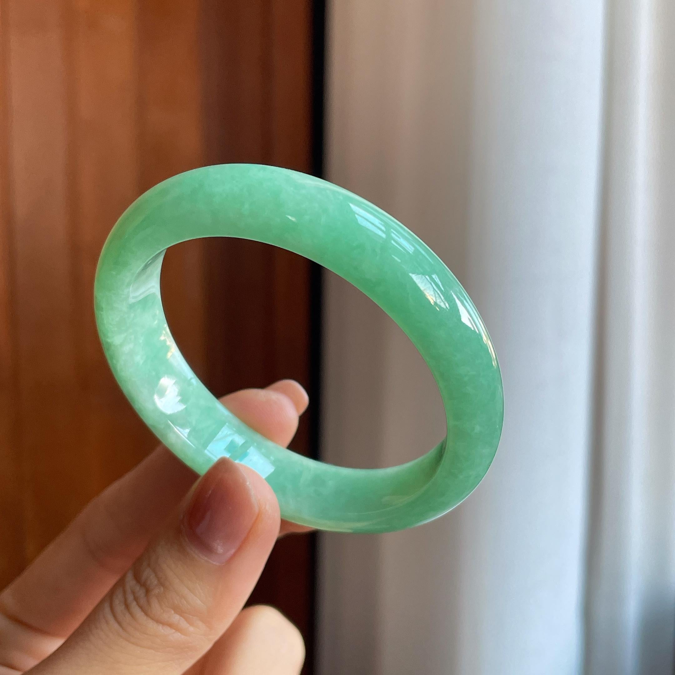糯种果绿翡翠贵妃镯（53mm）（yc289585）