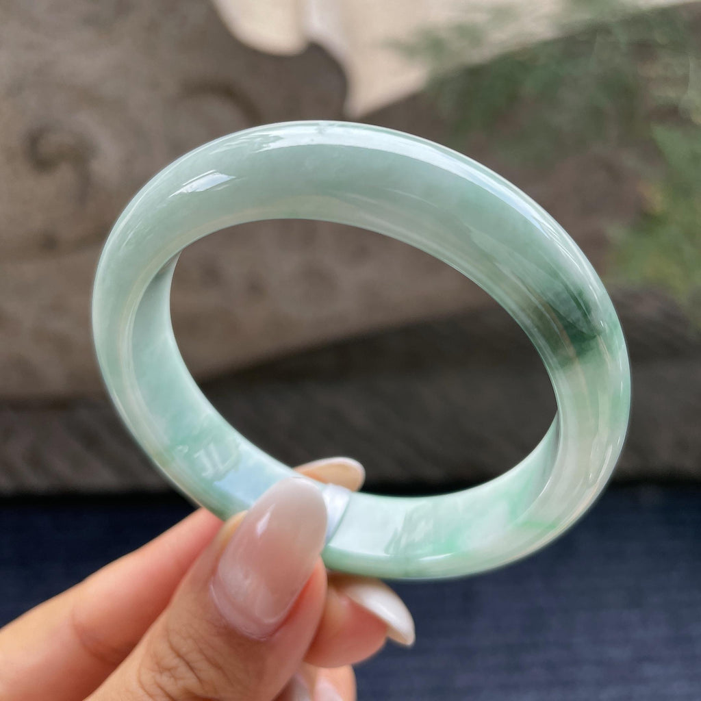 小圈口     细糯种晴底飘绿正圈平安镯52.5圈     天然缅甸A货翡翠（yc421240）